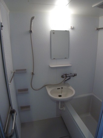 3点式ユニットバスよりトイレ別のユニットバスへ変更 3点式ユニットバスよりトイレ別のユニットバスへ変更